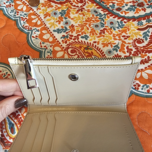 Marc Jacobs Slim Bifold Wallet - Picture 4 of 5